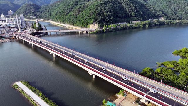 임시 개통한 새 화천대교