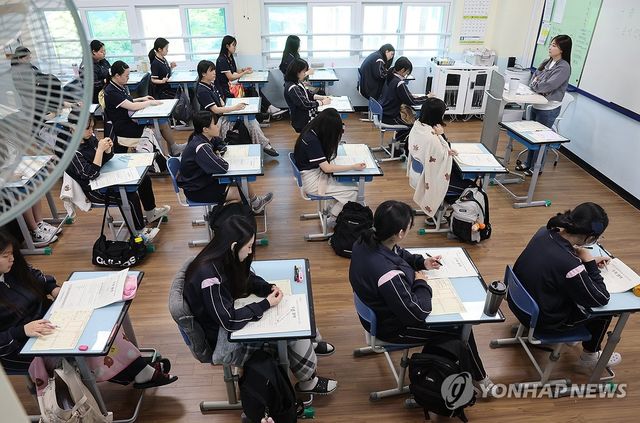 지난해 6월 모의평가가 치러진 부산의 한 여고