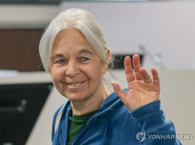 법원 출석한 다니엘라 클레테
