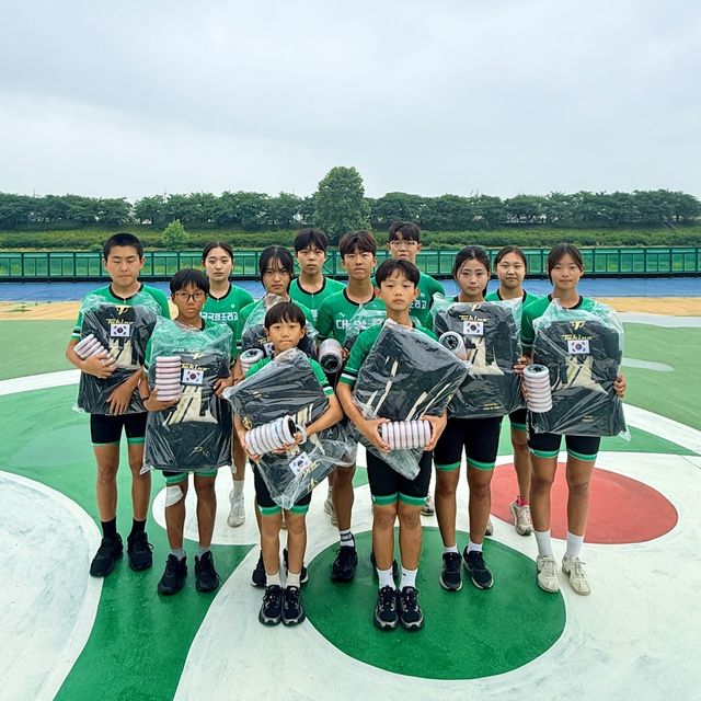 김경석 롤러스포츠연맹회장, 경북 영주 선수들에게 용품 지원