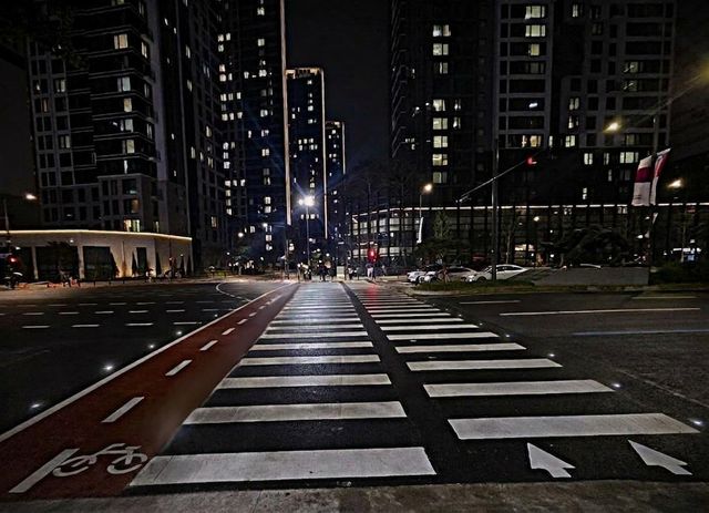 '활주로형 횡단보도' 설치 예시