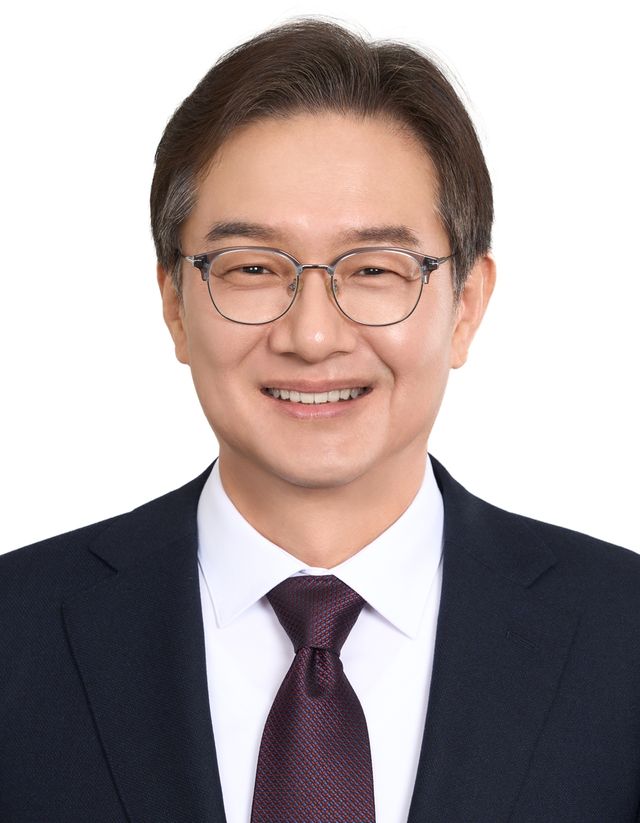 윤재웅 교수