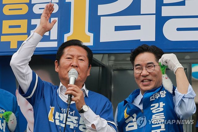 지원 유세 이어가는 민주당 정청래 위원장