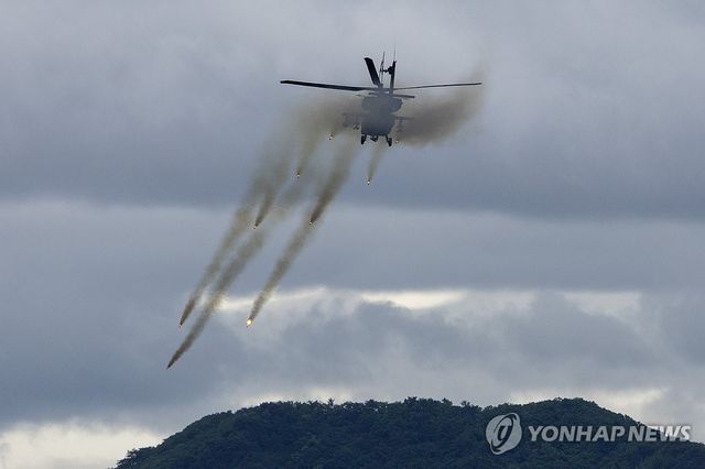 로켓 발사하는 아파치