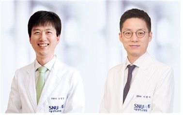 서울대병원 소아정형외과 신창호 교수(왼쪽)·이원익 임상강사 [서울대병원 제공]