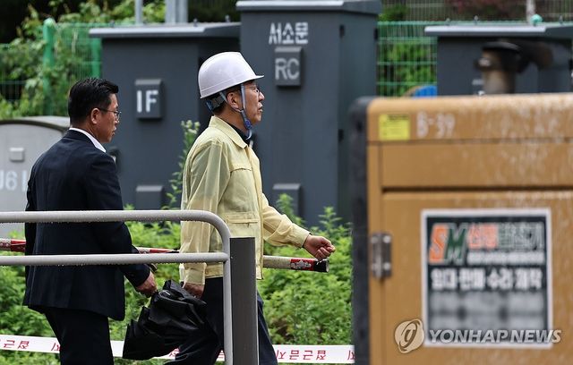 서소문 고가 사고현장 방문한 김윤덕 장관