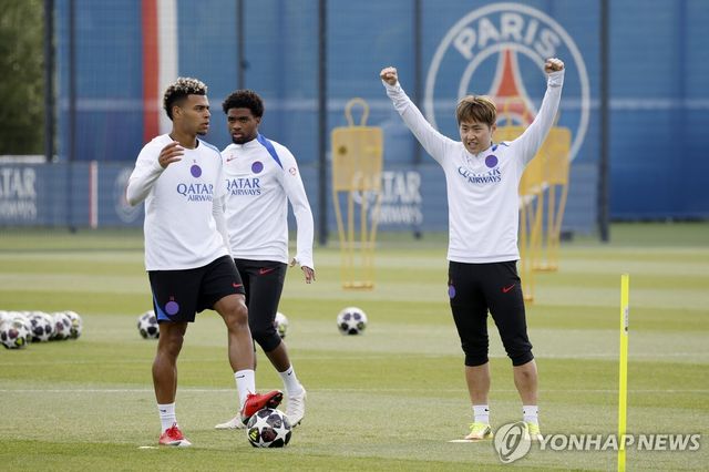 훈련하는 이강인.
