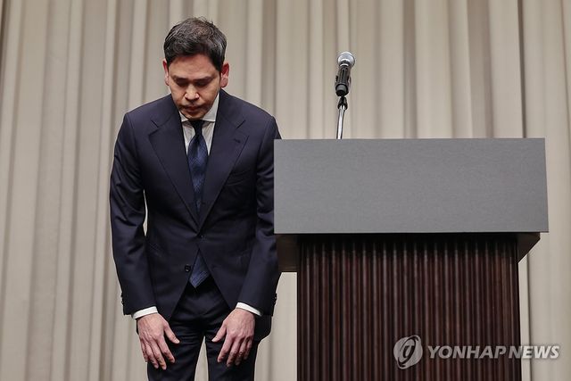 스타벅스 '탱크데이' 논란 대국민 사과하는 정용진 회장