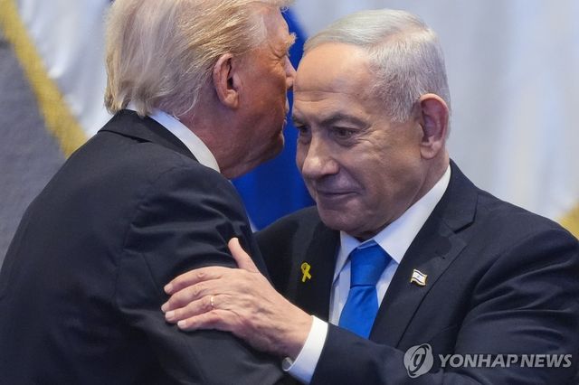 트럼프 대통령(왼쪽)과 네타냐후 총리