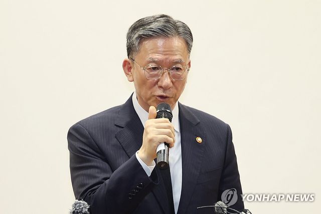 발언하는 정성호 법무부 장관