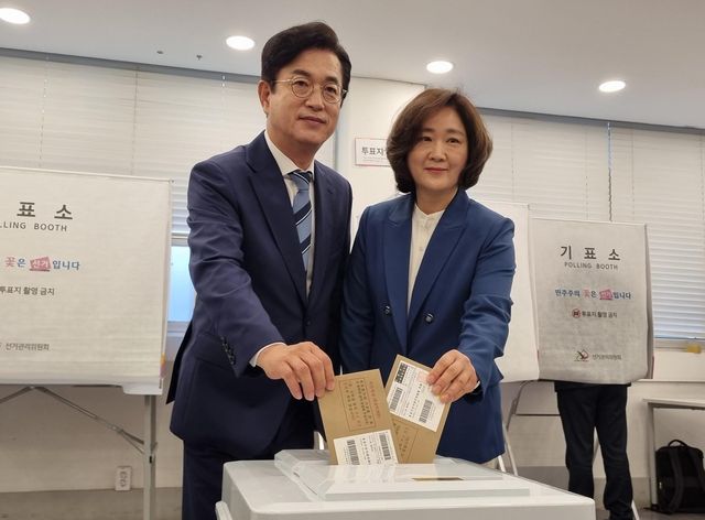 사전투표하는 더불어민주당 허태정 대전시장 후보 