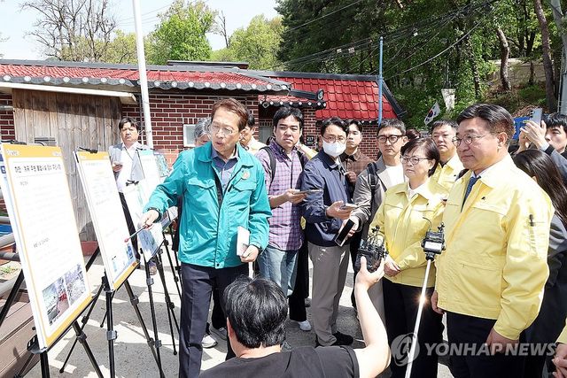 윤호중 장관, 하천·계곡 불법 점용시설 정비 실태 현장점검