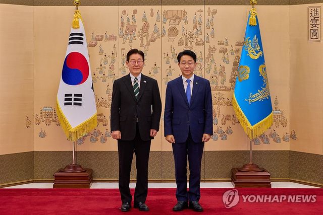 이재명 대통령, 조정식 대통령 정무특별보좌관 위촉장 수여