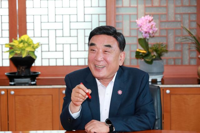 연합뉴스와 인터뷰하는 김두겸 국민의힘 울산시장 후보