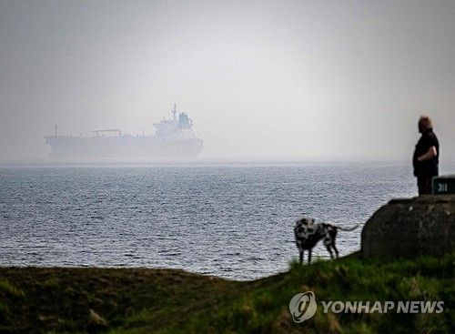 스웨덴 당국이 3일 발트해에서 나포한 러시아 '그림자 선단' 의혹 선박 [AFP 연합뉴스 자료사진. 재판매 및 DB 금지] 