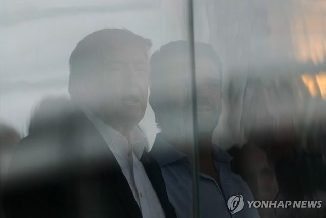 경기를 관전하는 도널드 트럼프 미국 대통령