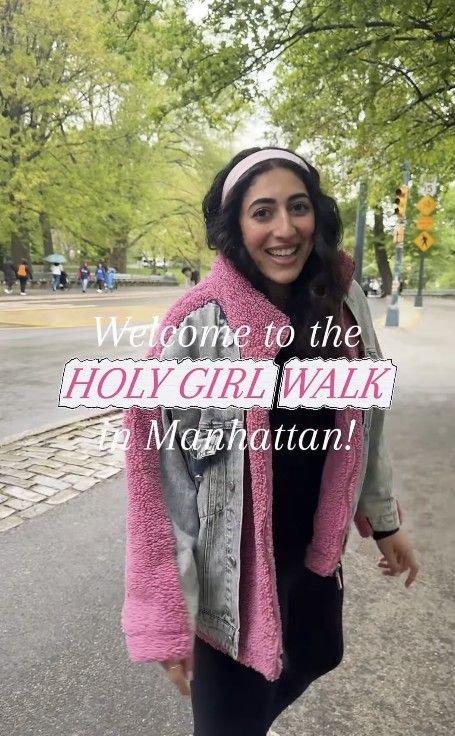 '홀리 걸 워크'(Holy Girl Walk)