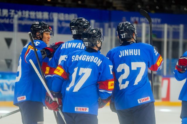 네덜란드를 4-1로 제압한 한국 남자 아이스하키