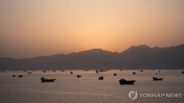 지난 1일(현지시간) 오만에서 바라본 호르무즈 해협