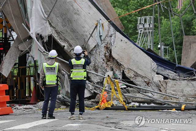 서소문 고가 붕괴 현장 살피는 사고조사위