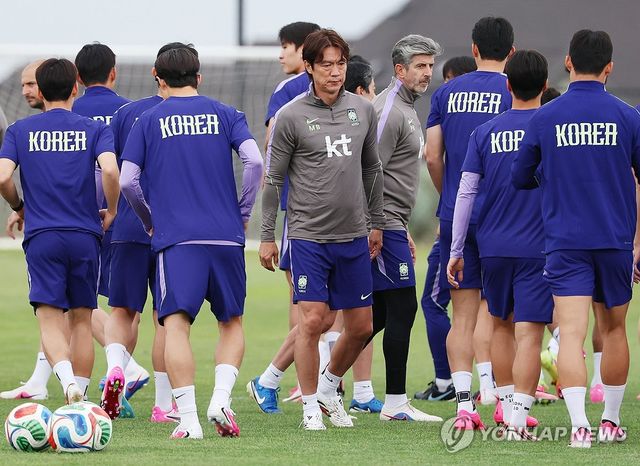 경기 하루 앞둔 홍명보 감독