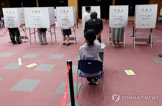 사전투표 둘째 날, 전북 유권자도 순조롭게 '한 표'