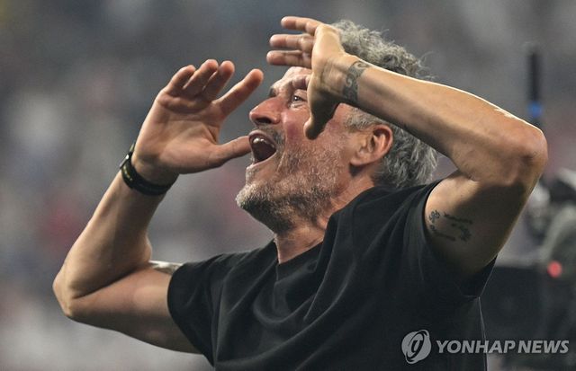 PSG UCL 2연패 지휘한 루이스 엔리케 감독