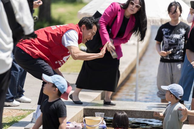 여의도 한강공원 방문한 국민의힘 오세훈 서울시장 후보
