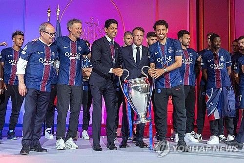 엘리제궁에서 열린 PSG 우승 축하 리셉션