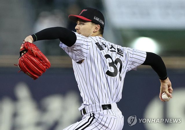 역투하는 LG 톨허스트