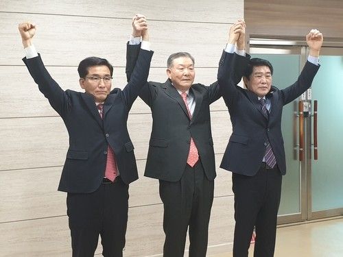 4년 전 윤건영·김진균 후보와 단일화를 중재한 이기용 전 충북교육감