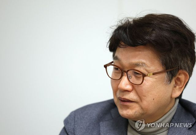 연합뉴스와 인터뷰 중인 김경록 전 미래에셋자산운용 고문