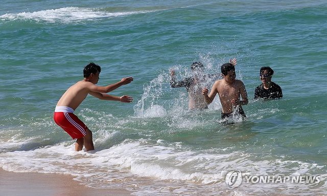 한여름 무더위 찾아온 경포해변