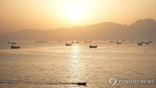호르무즈 해협에 정박 중인 선박들