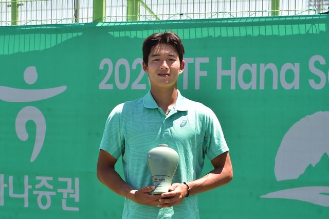 김동주