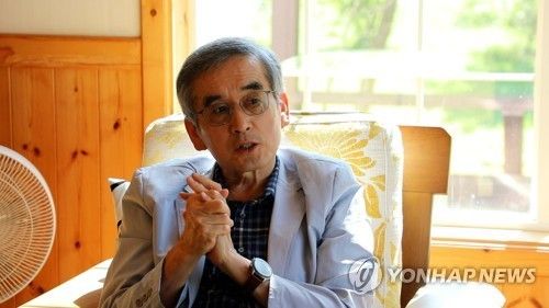 연합뉴스와 인터뷰 중인 이계호 박사