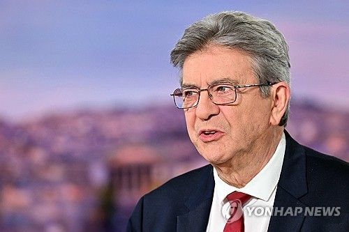 프랑스 극좌정당 굴복하지않는프랑스의 장뤼크 멜랑숑 대표