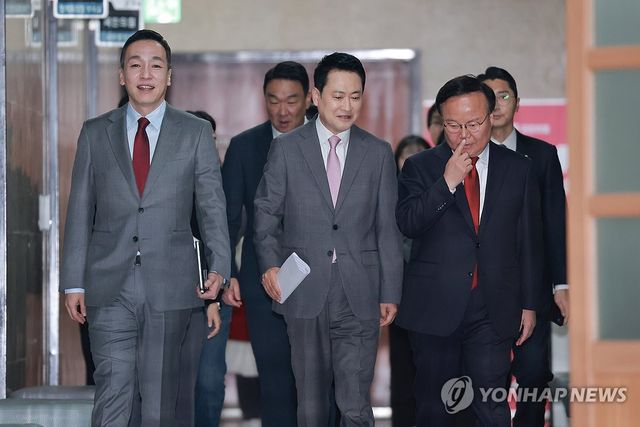 국민의힘 최고위 향하는 장동혁 대표