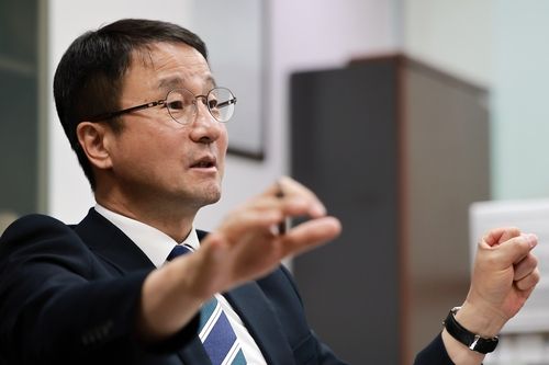 인터뷰하는 한병도 원내대표