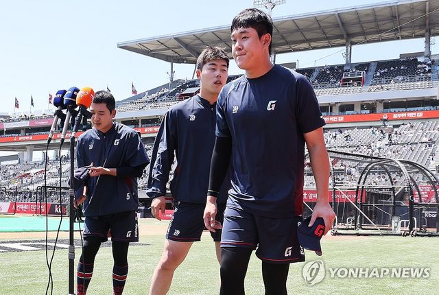 징계 마치고 복귀한 김세민-고승민-나승엽