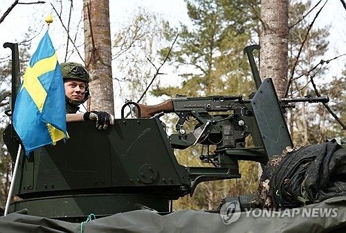 군사 훈련을 하는 스웨덴 군인 [로이터 연합뉴스 자료사진. 재판매 및 DB 금지] 