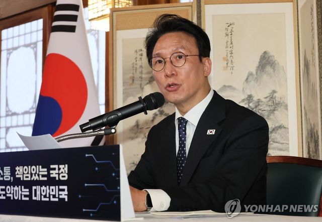 지난 2월 기자간담회 하는 김민석 총리