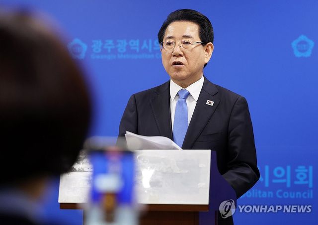 경선 과정 입장 표명하는 김영록 지사