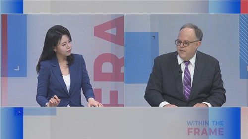 아리랑TV 뉴스 대담에 출연한 시드니 사일러 CSIS 선임고문