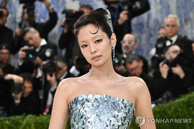 '멧 갈라' 참석한 그룹 블랙핑크 제니