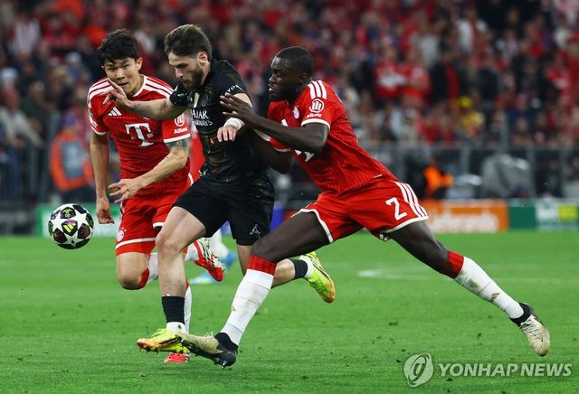 뮌헨 김민재(왼쪽).