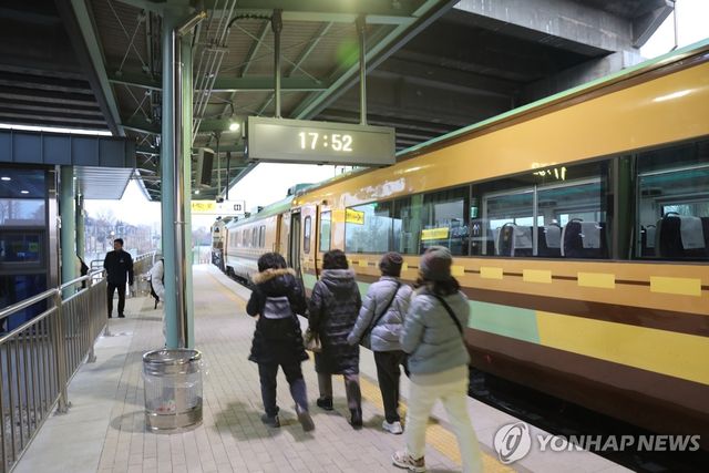 대곡역에 내린 승객들