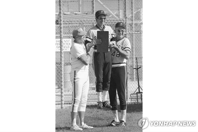 1979년 코치로 일할 당시의 밥 스키너(오른쪽)