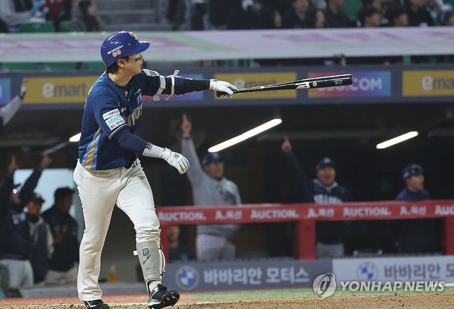 박건우 쐐기 투런포