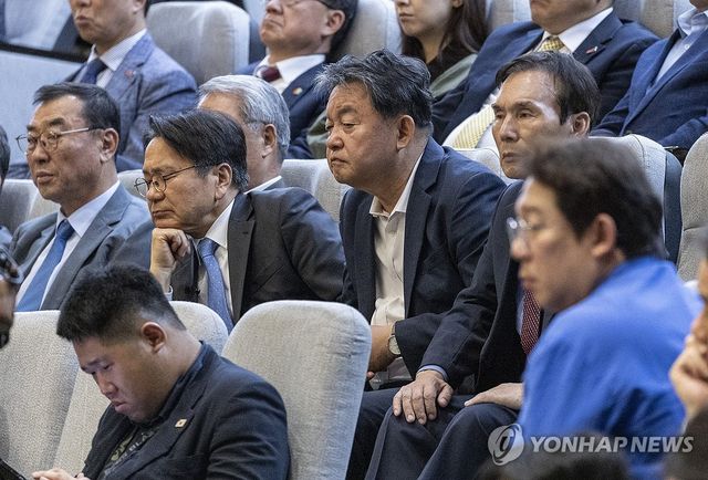 개헌안 처리 불투명한 본회의 지켜보는 5ㆍ18 유관 단체 관계자들